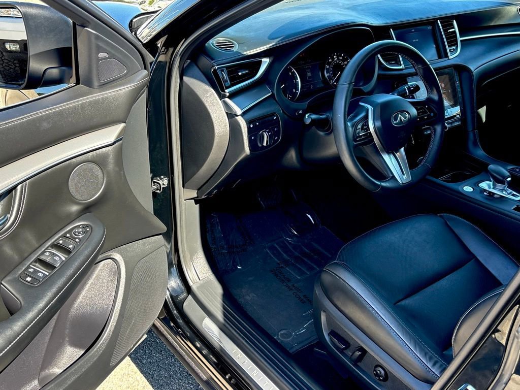 Used 2023 INFINITI QX55 Luxe w/ Cargo Package image 16