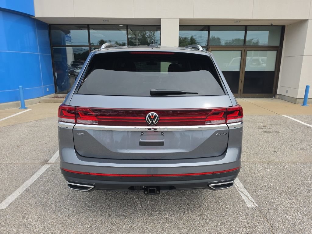 Used 2024 Volkswagen Atlas SEL AWD/4WD image 6