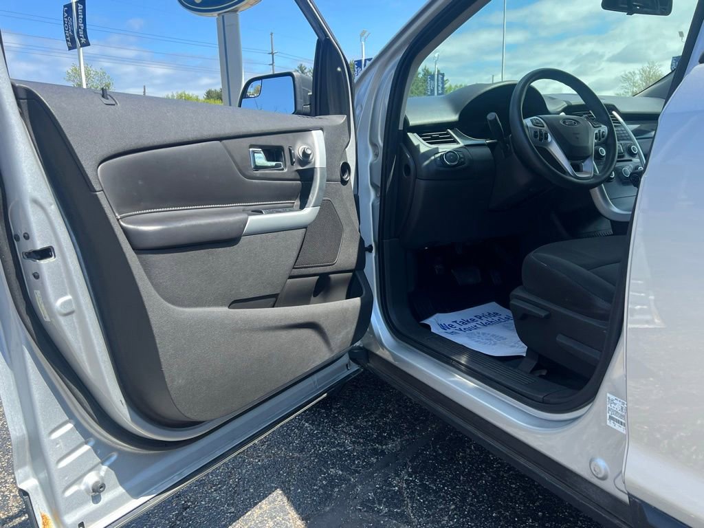 Used 2013 Ford Edge SE FWD image 16