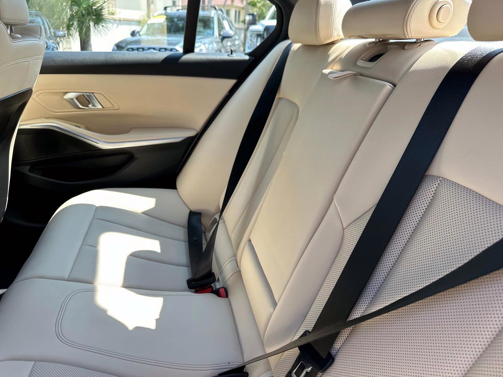 Used 2024 BMW 330i Sedan w/ Premium Package image 13