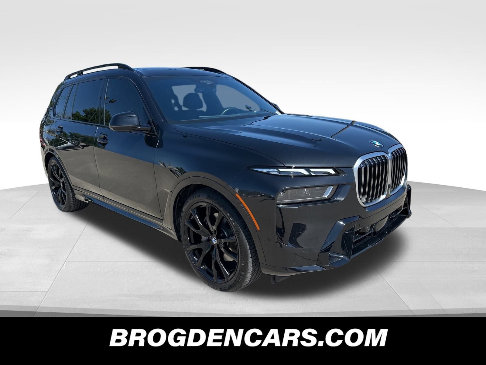 Used 2024 BMW X7 xDrive40i w/ M Sport Package image 1