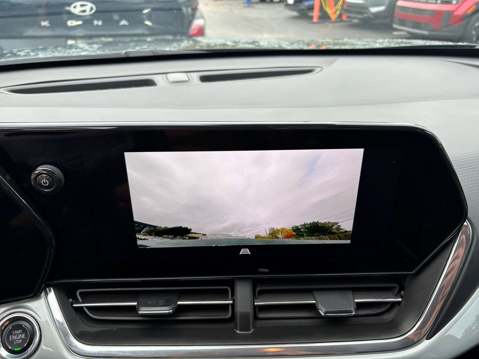 Used 2025 Chevrolet Trax LT image 17