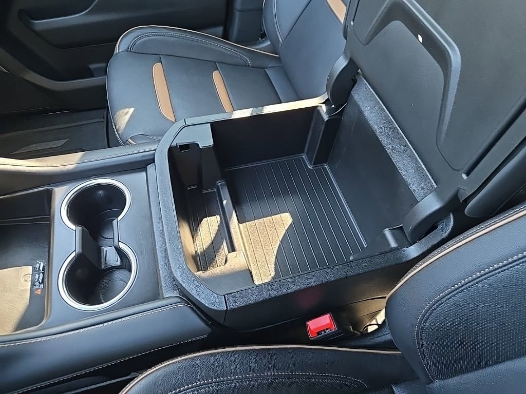 Used 2023 GMC Yukon XL AT4 w/ AT4 Premium Package image 37