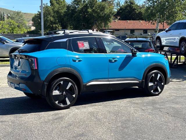 Certified 2025 Nissan Kicks SR FWD image 3