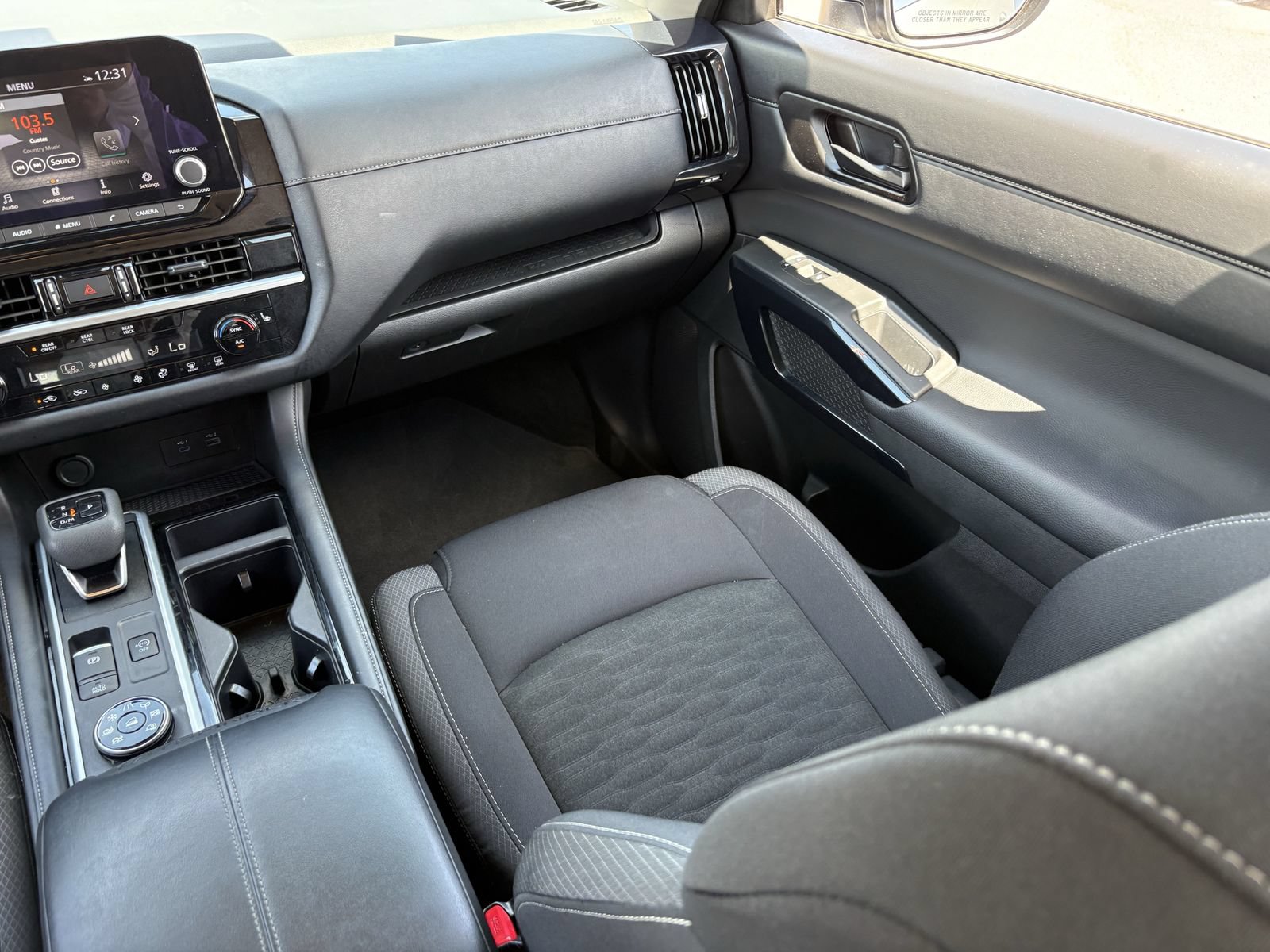 Used 2025 Nissan Pathfinder SV AWD/4WD image 17