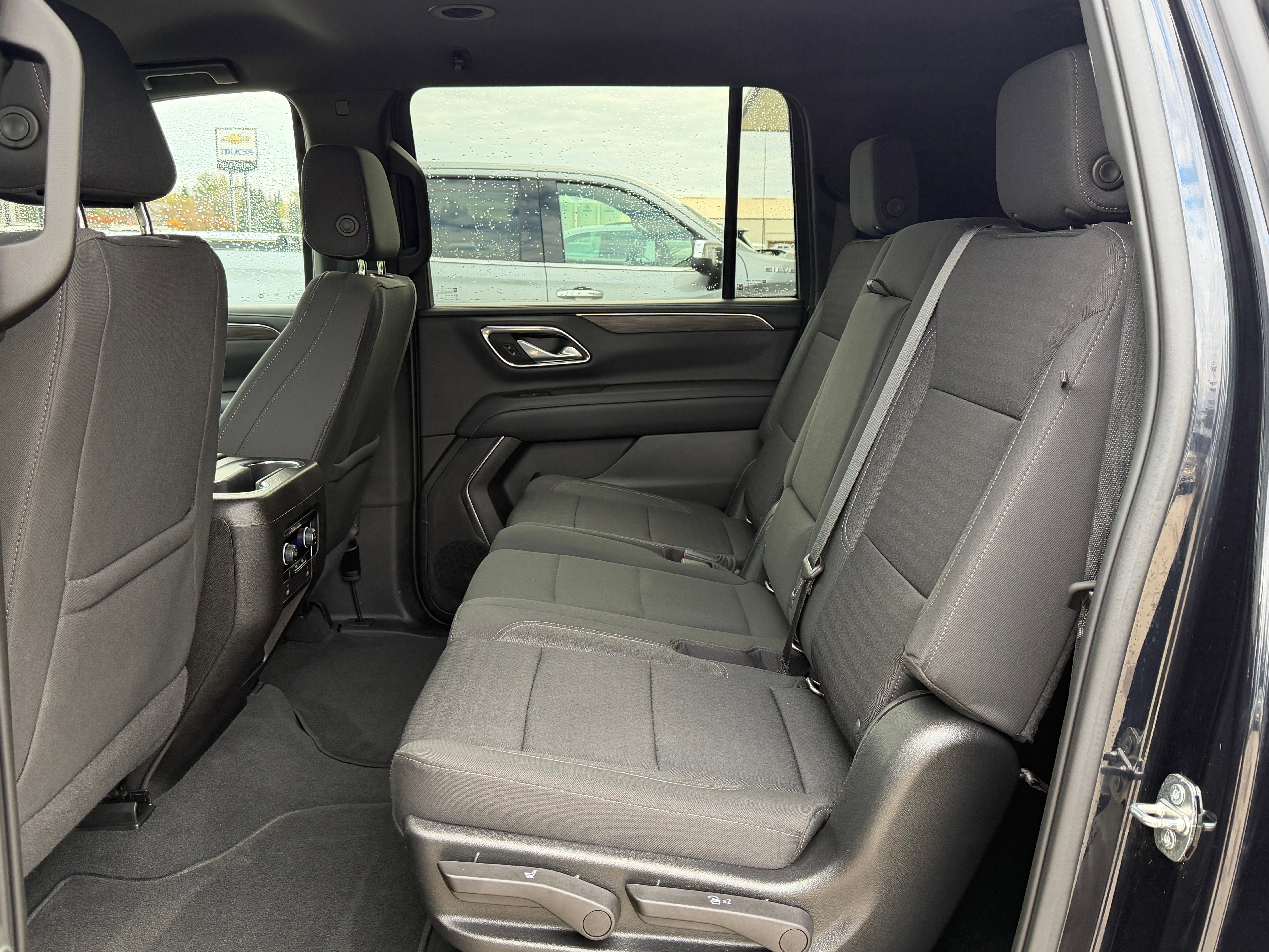 Used 2022 Chevrolet Suburban LS w/ Max Trailering Package AWD/4WD image 6