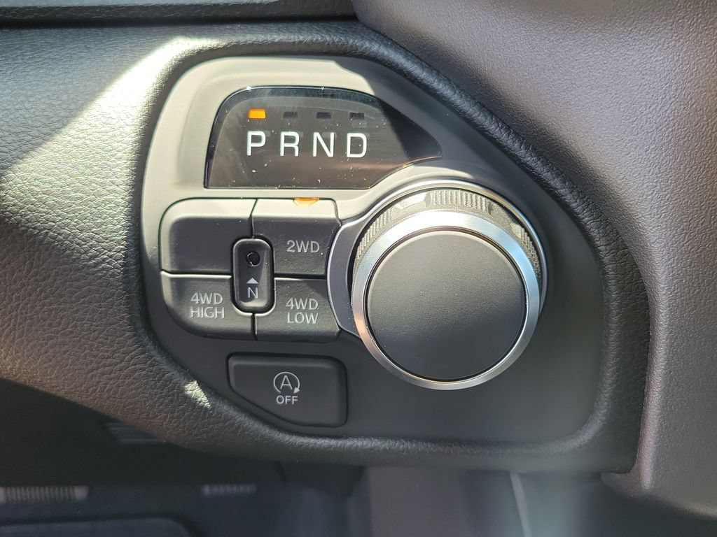 New 2026 RAM 1500 Express AWD/4WD image 27