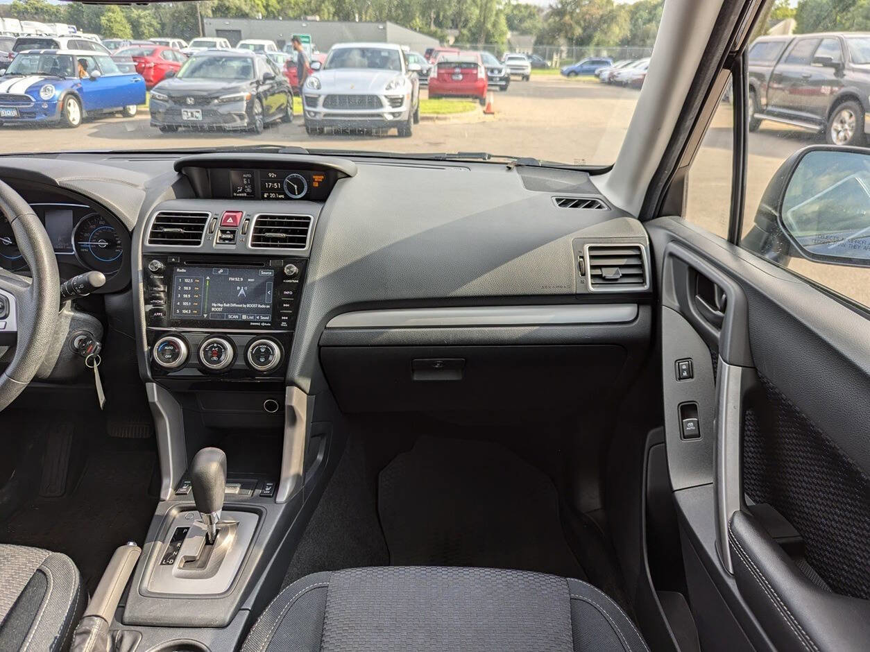 Used 2017 Subaru Forester 2.5i Premium AWD/4WD image 17