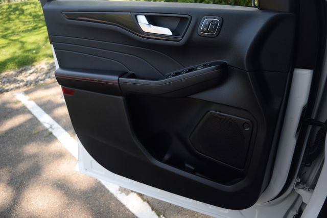 Used 2023 Ford Escape ST-Line Elite AWD/4WD image 18