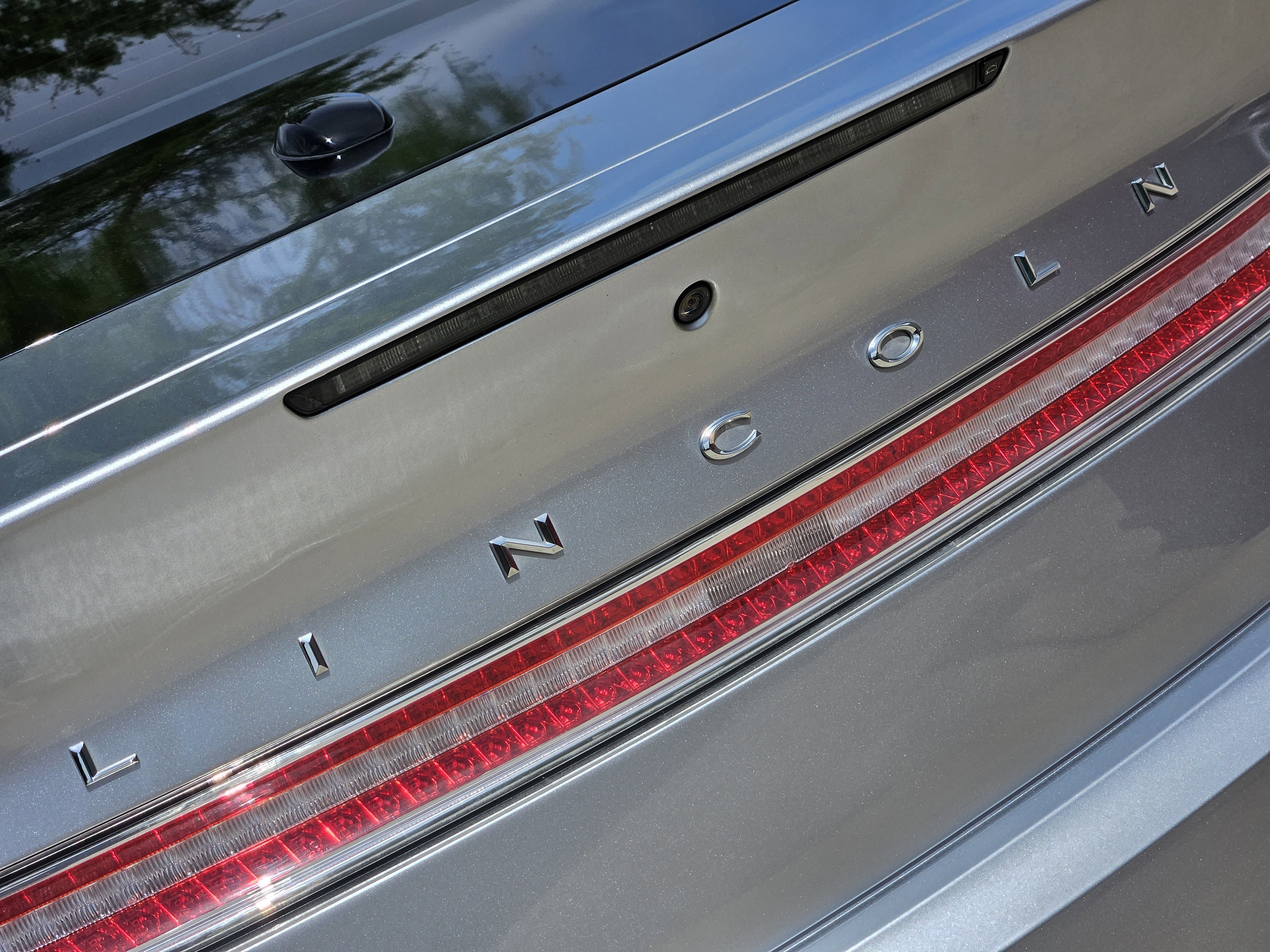 Used 2020 Lincoln MKZ w/ Convenience Package image 29