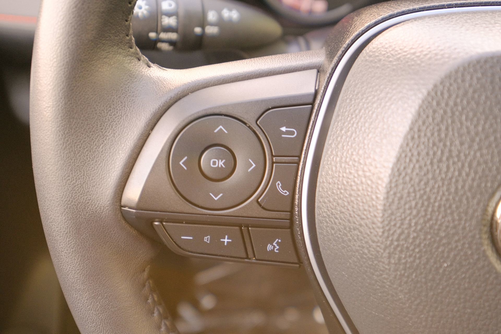 Used 2024 Toyota RAV4 Adventure image 32