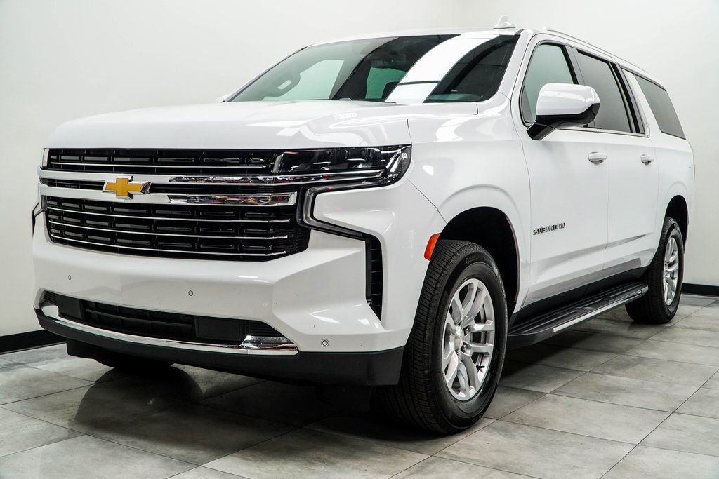 Used 2024 Chevrolet Suburban LT RWD image 6