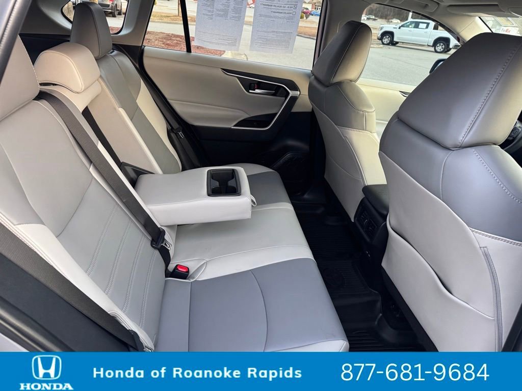 Used 2023 Toyota RAV4 XLE Premium image 18