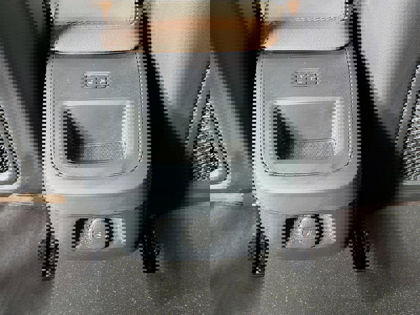 Used 2025 Volvo V60 B5 Cross Country Plus image 28