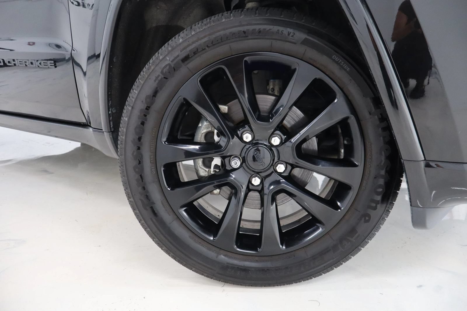 Used 2019 Jeep Grand Cherokee Altitude AWD/4WD image 11