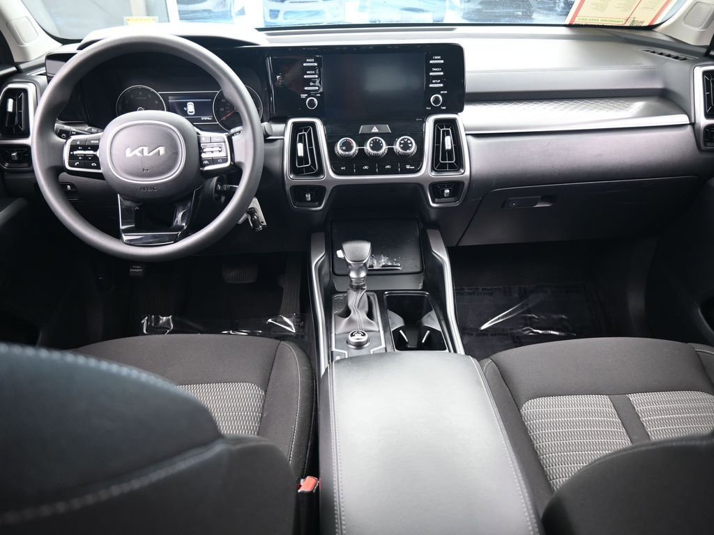 Used 2022 Kia Sorento LX image 36