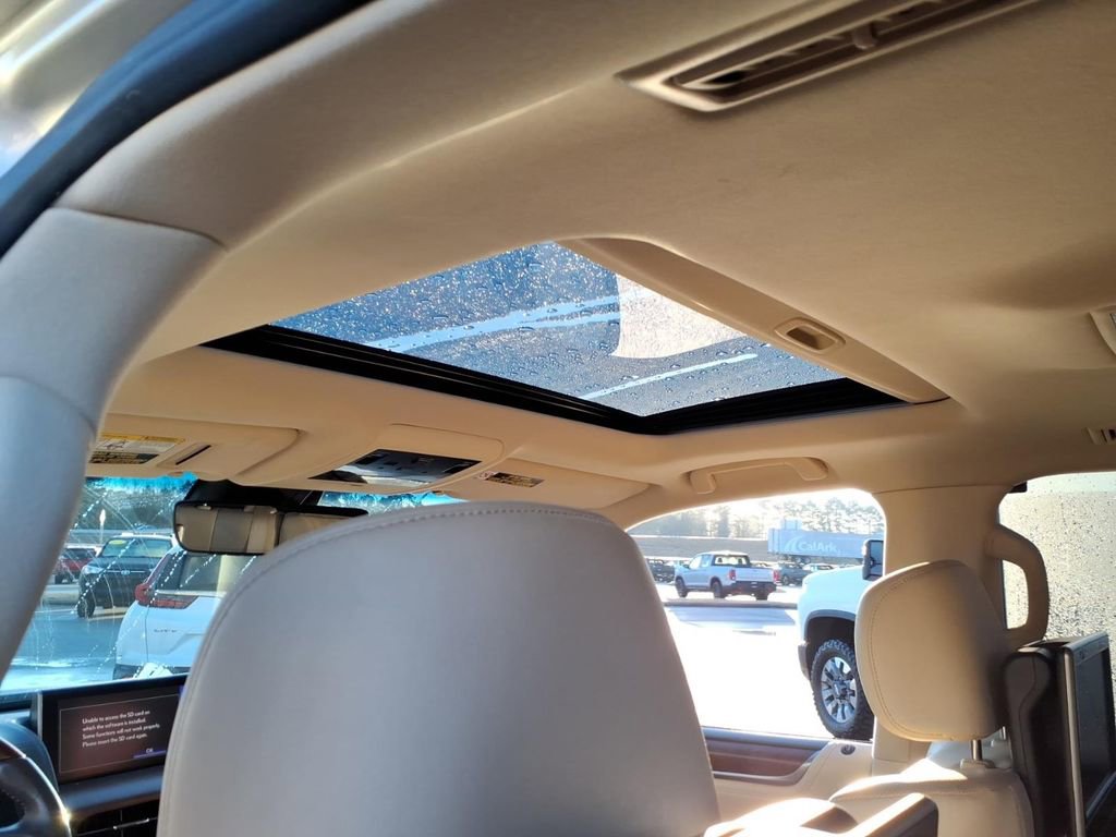 Used 2016 Lexus LX 570 4WD image 8