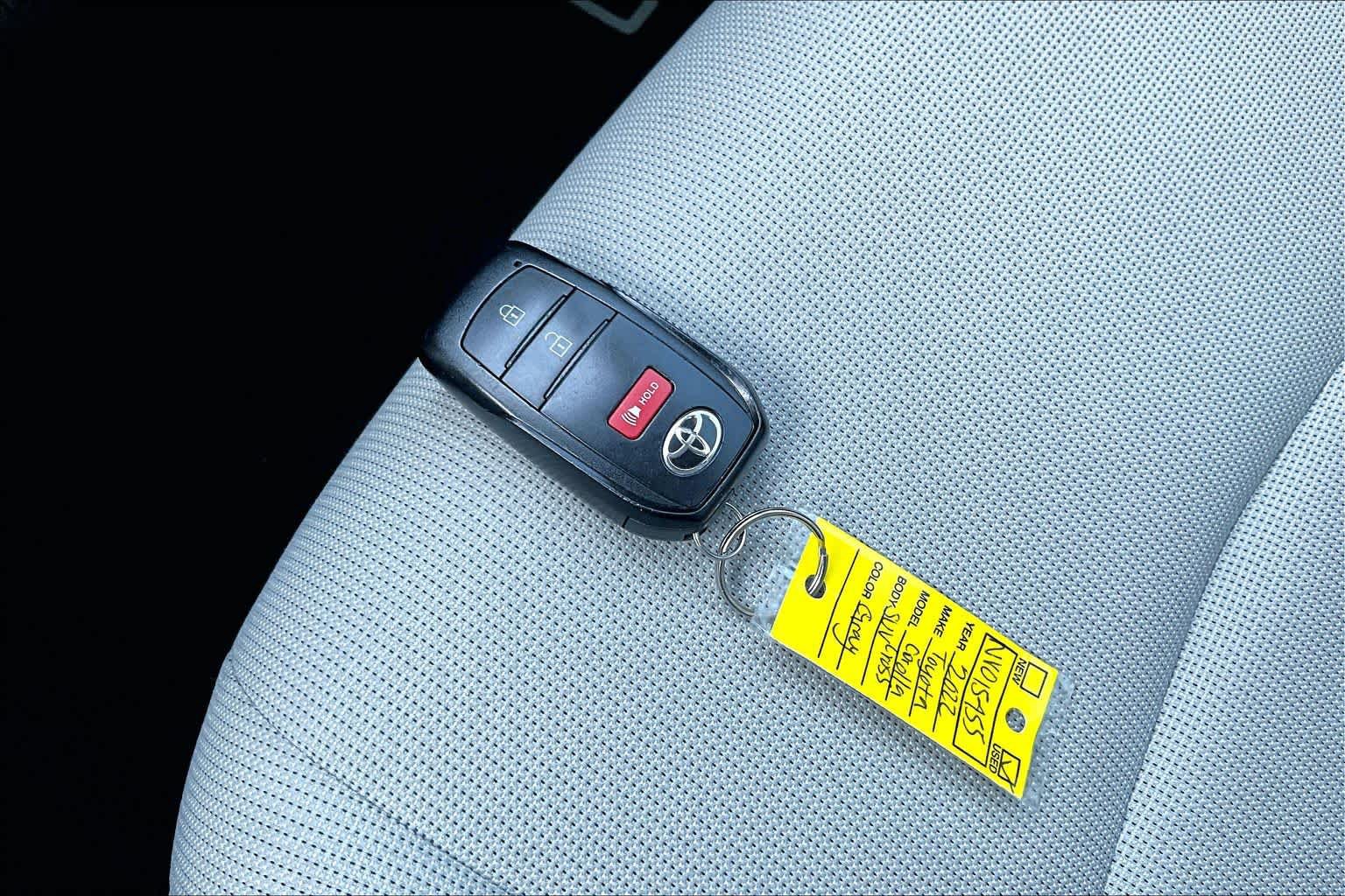 Used 2022 Toyota Corolla Cross LE FWD image 14