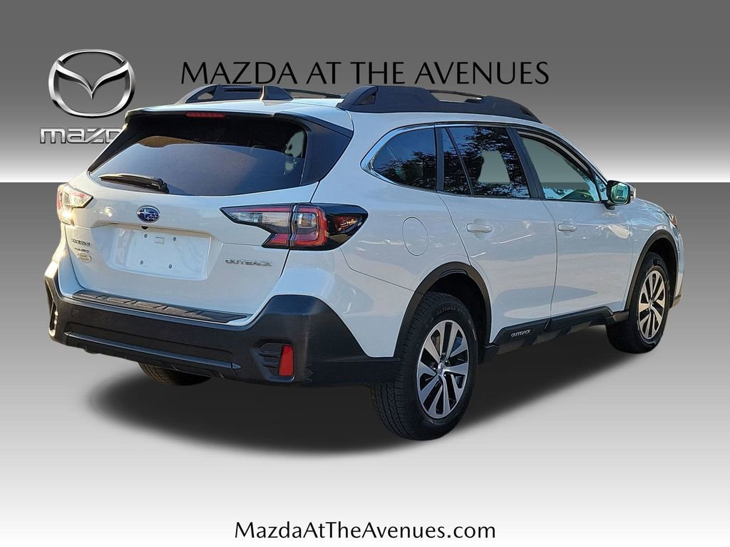 Used 2022 Subaru Outback Premium image 5
