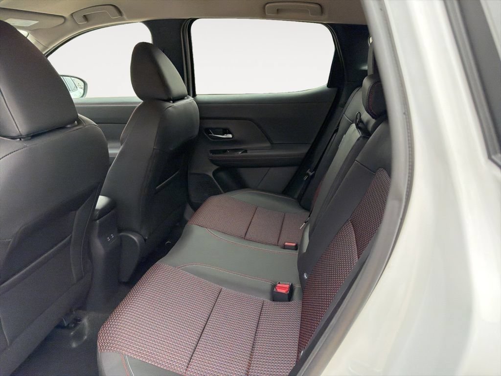 Used 2025 Nissan Kicks SR FWD image 14