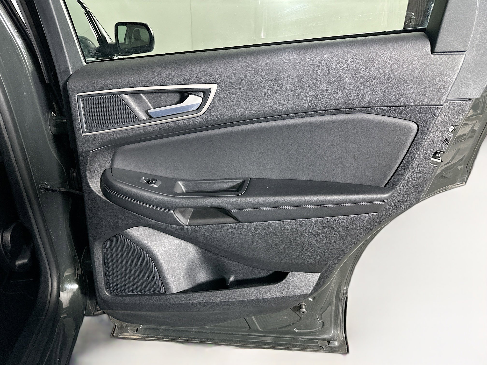 Used 2024 Ford Edge SEL image 28