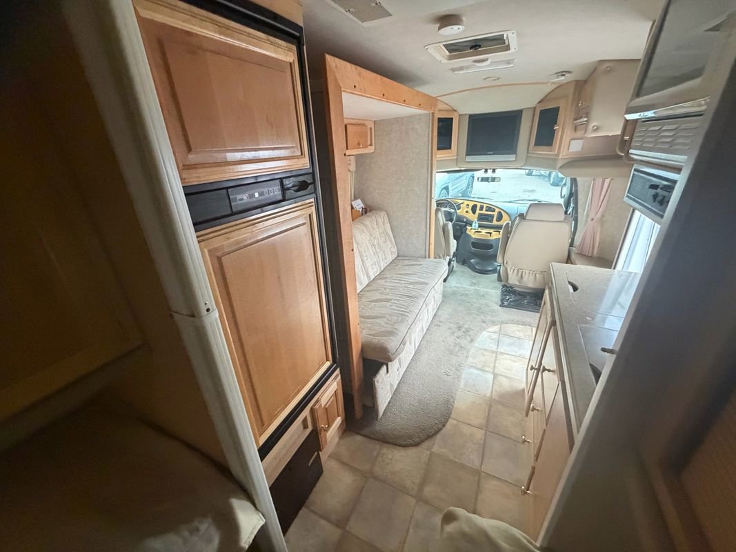 Used 2006 Ford E-350 and Econoline 350 Super Duty image 29