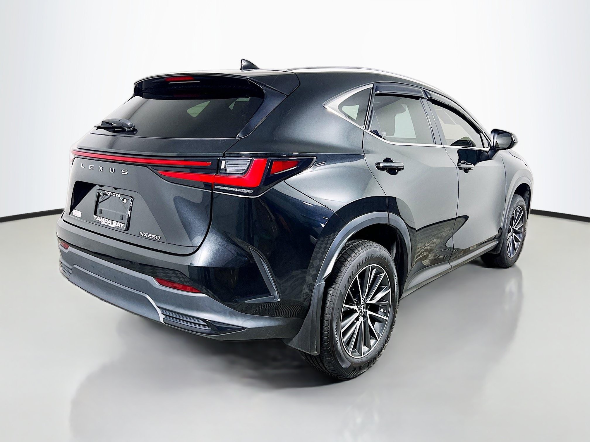 Used 2022 Lexus NX 250 FWD w/ Towing Package (2000 Lbs) image 4