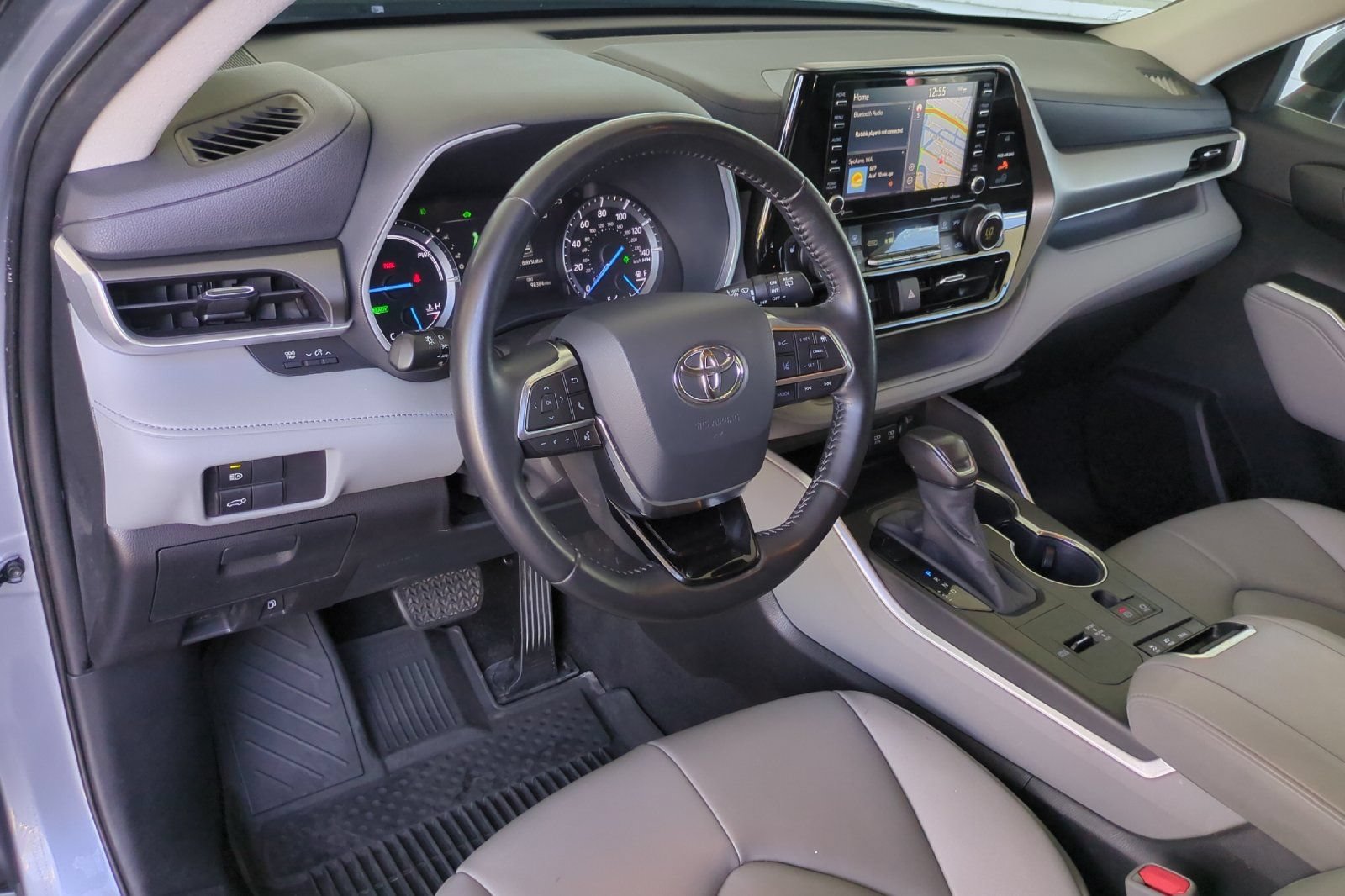 Used 2020 Toyota Highlander XLE AWD/4WD image 9