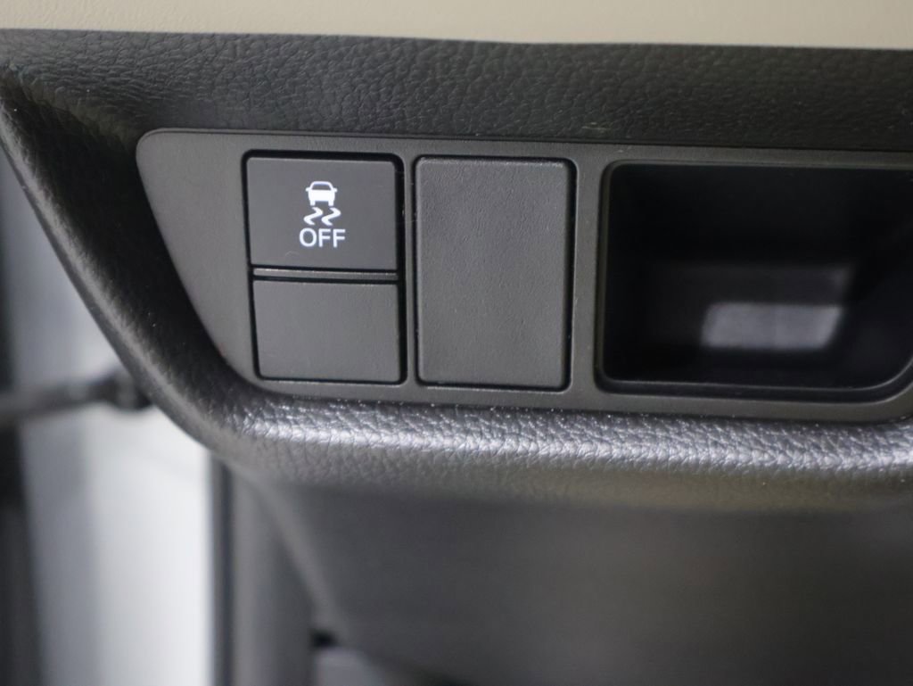 Used 2024 Honda HR-V LX image 33