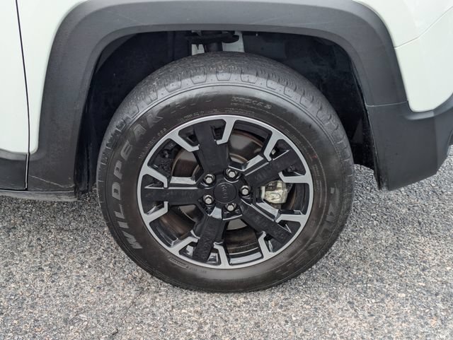 Used 2023 Jeep Renegade Trailhawk w/ Sun/Sound Group AWD/4WD image 11
