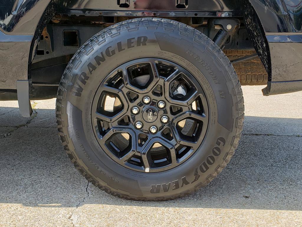 Used 2025 Ford F150 STX AWD/4WD image 10