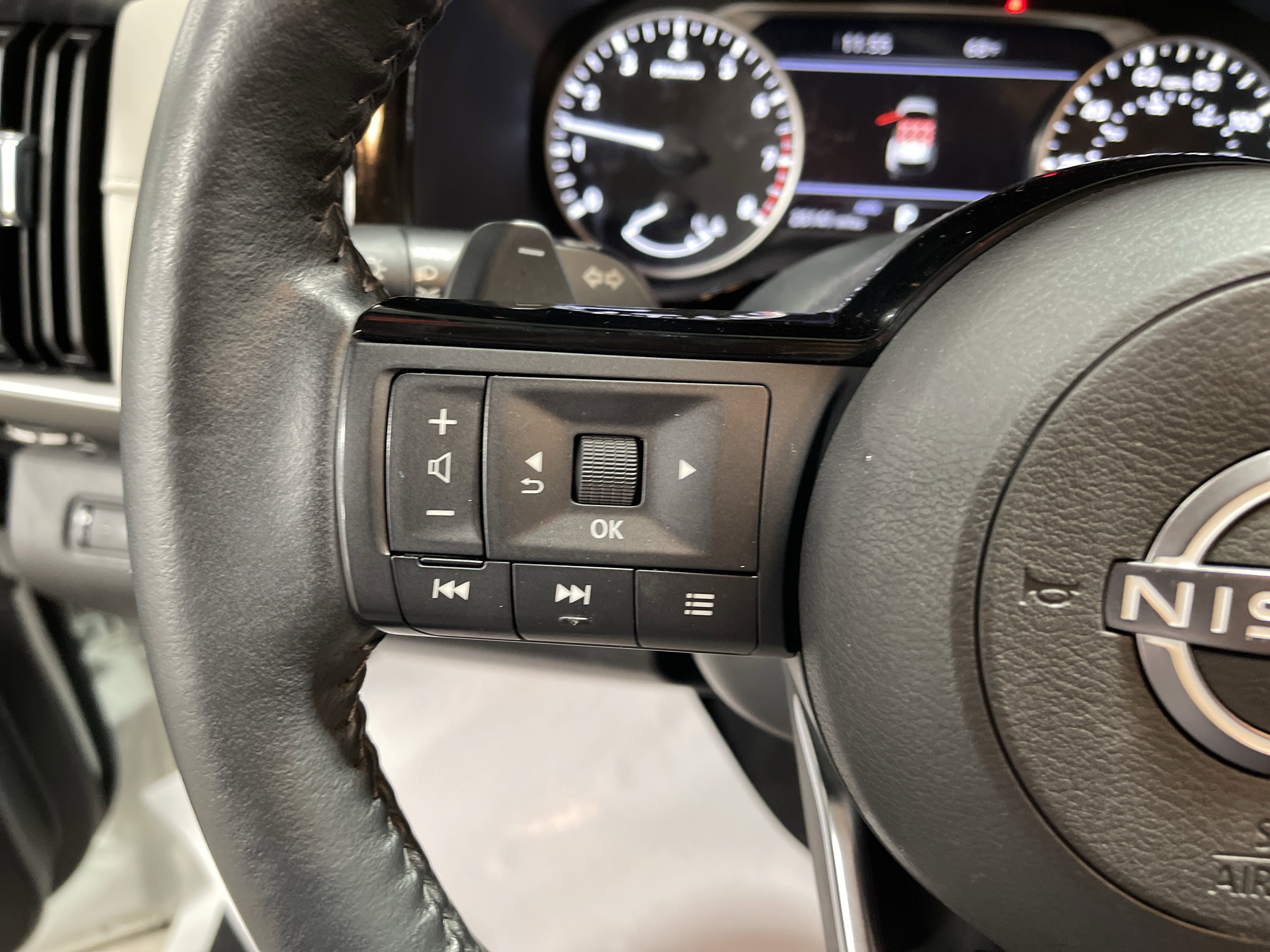 Used 2023 Nissan Pathfinder SL image 19