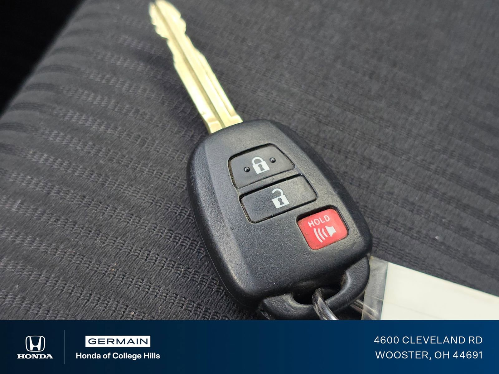 Used 2018 Toyota RAV4 LE w/ All Weather Liner Package image 31