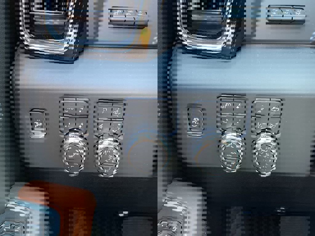 New 2025 GMC Sierra 3500 Denali Ultimate image 18