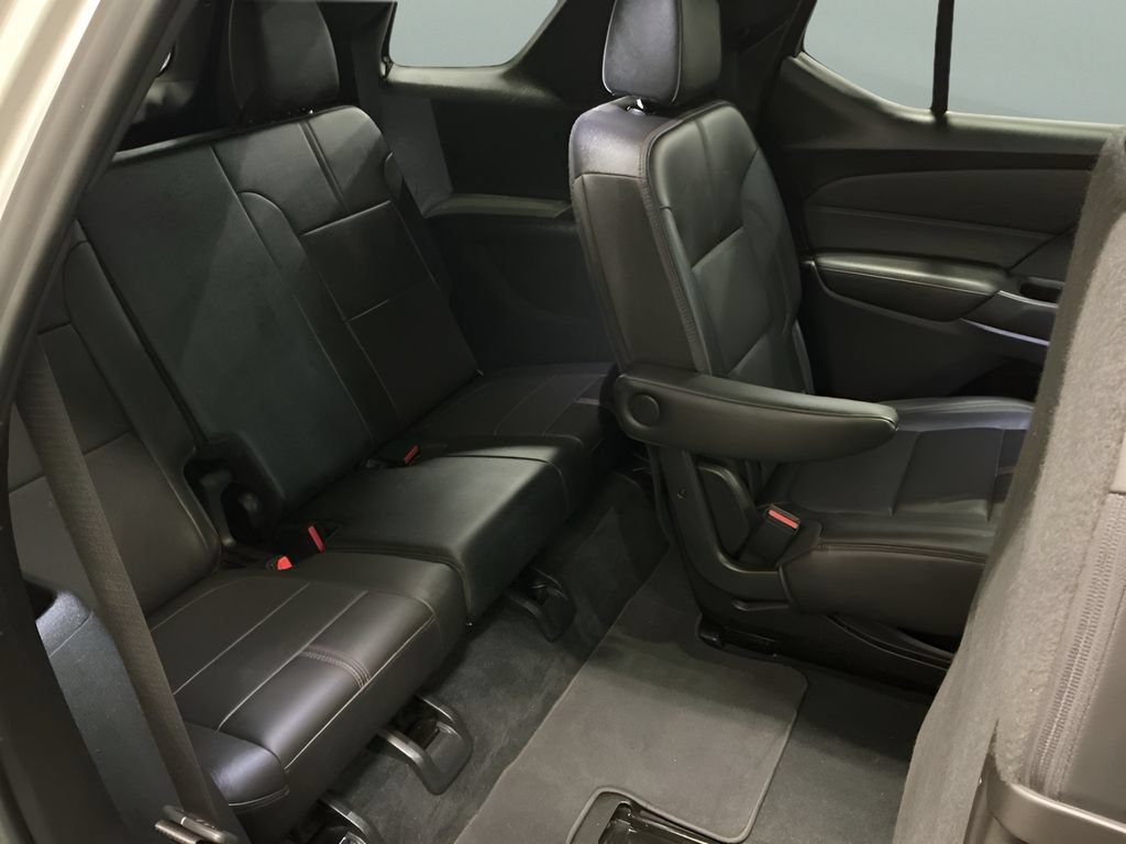 Used 2022 Chevrolet Traverse RS w/ LPO, "Hit The Road" Package AWD/4WD image 25