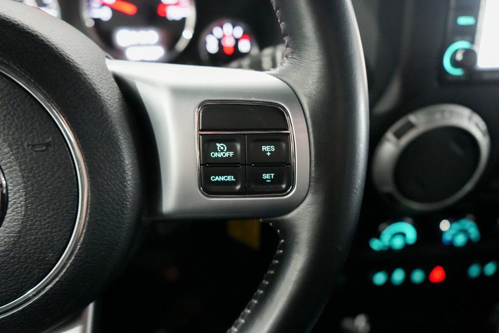 Used 2017 Jeep Wrangler Unlimited Rubicon image 15