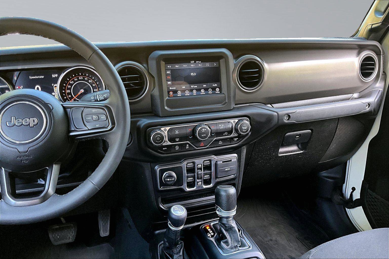 Certified 2023 Jeep Gladiator Sport AWD/4WD image 6