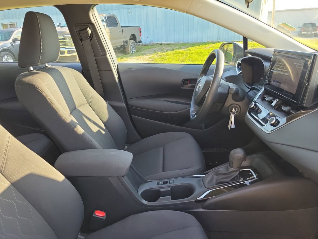 Used 2024 Toyota Corolla LE FWD image 34