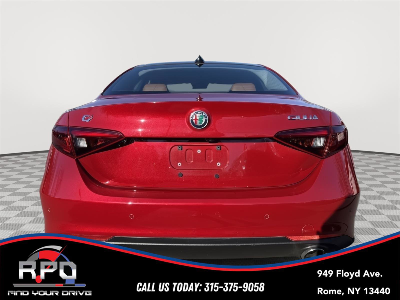 Used 2019 Alfa Romeo Giulia Ti w/ Quick Order Package 22X Lusso image 4