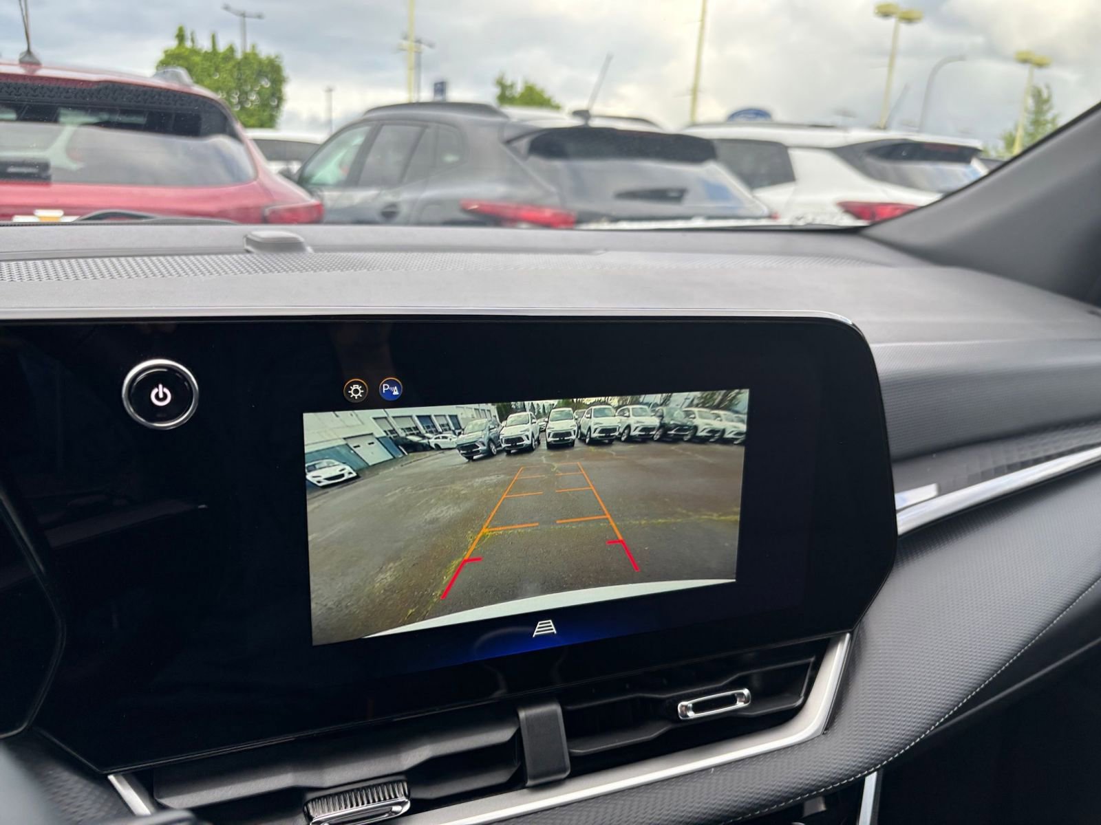 Used 2025 Chevrolet Equinox LT AWD/4WD image 24