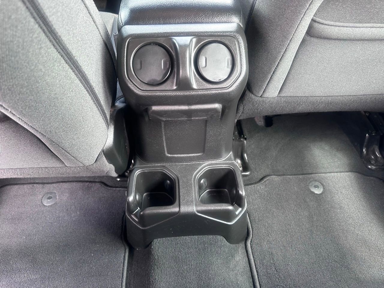 Used 2024 Jeep Wrangler Unlimited Sport AWD/4WD image 18