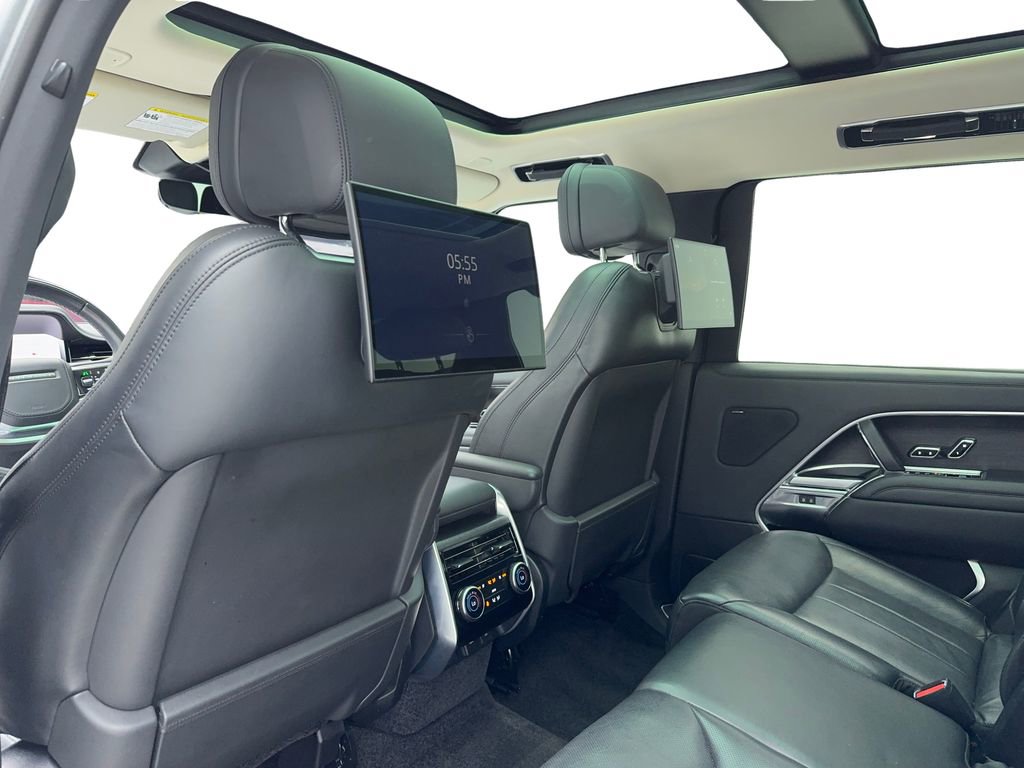 Used 2023 Land Rover Range Rover Long Wheelbase SE image 35