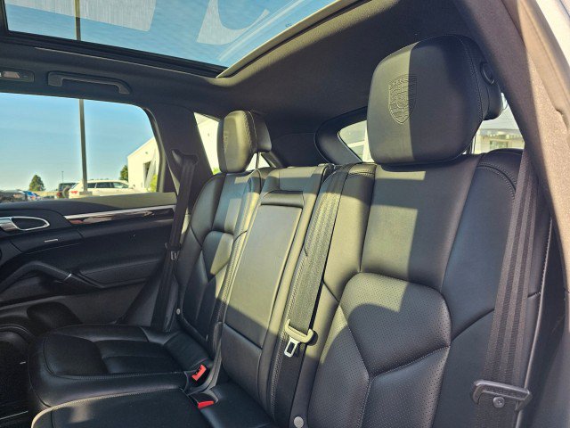 Used 2017 Porsche Cayenne Platinum Edition AWD/4WD image 21