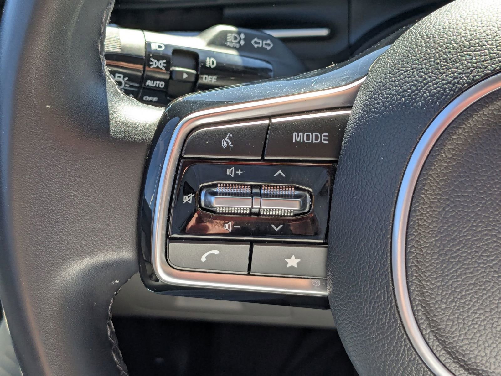 Used 2023 Kia Carnival SX image 20