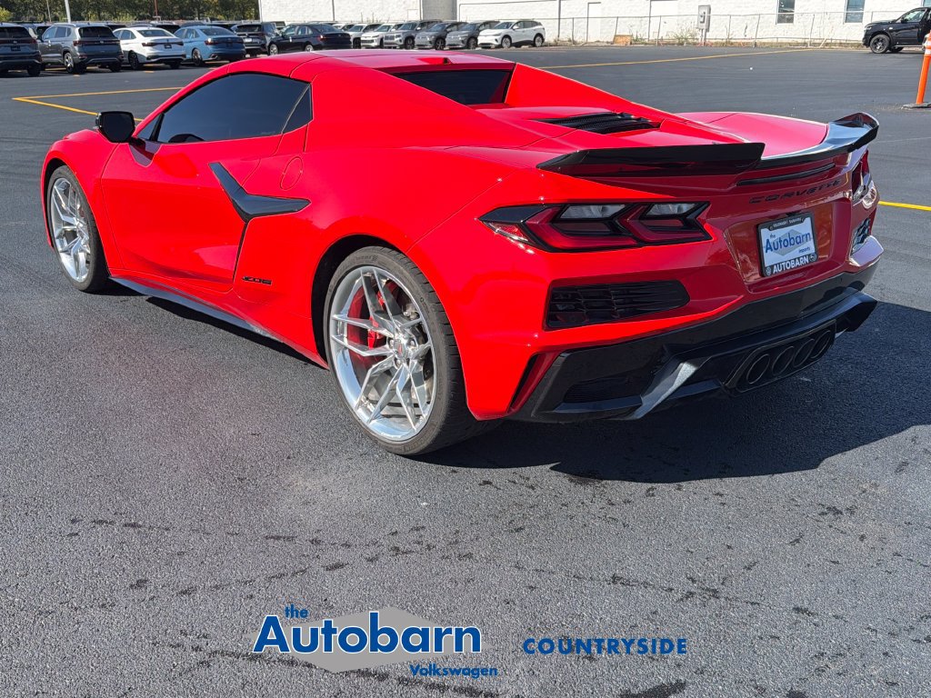 Used 2025 Chevrolet Corvette Z06 RWD image 4