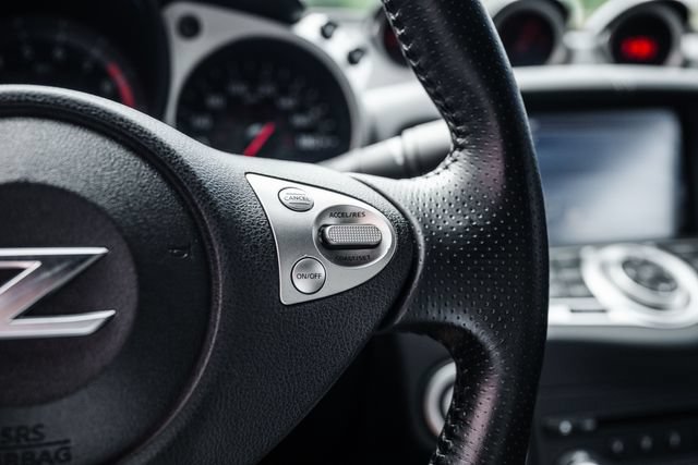 Used 2009 Nissan 370Z Touring RWD image 62
