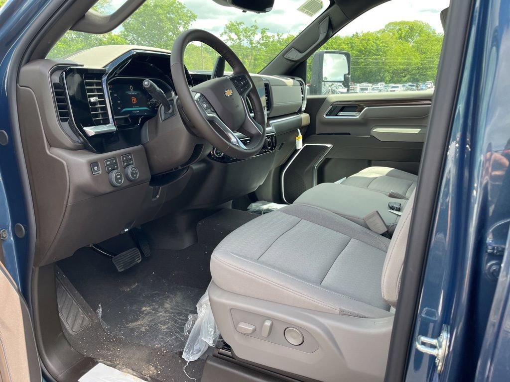New 2026 Chevrolet Silverado 3500 LT w/ Safety Package AWD/4WD image 6