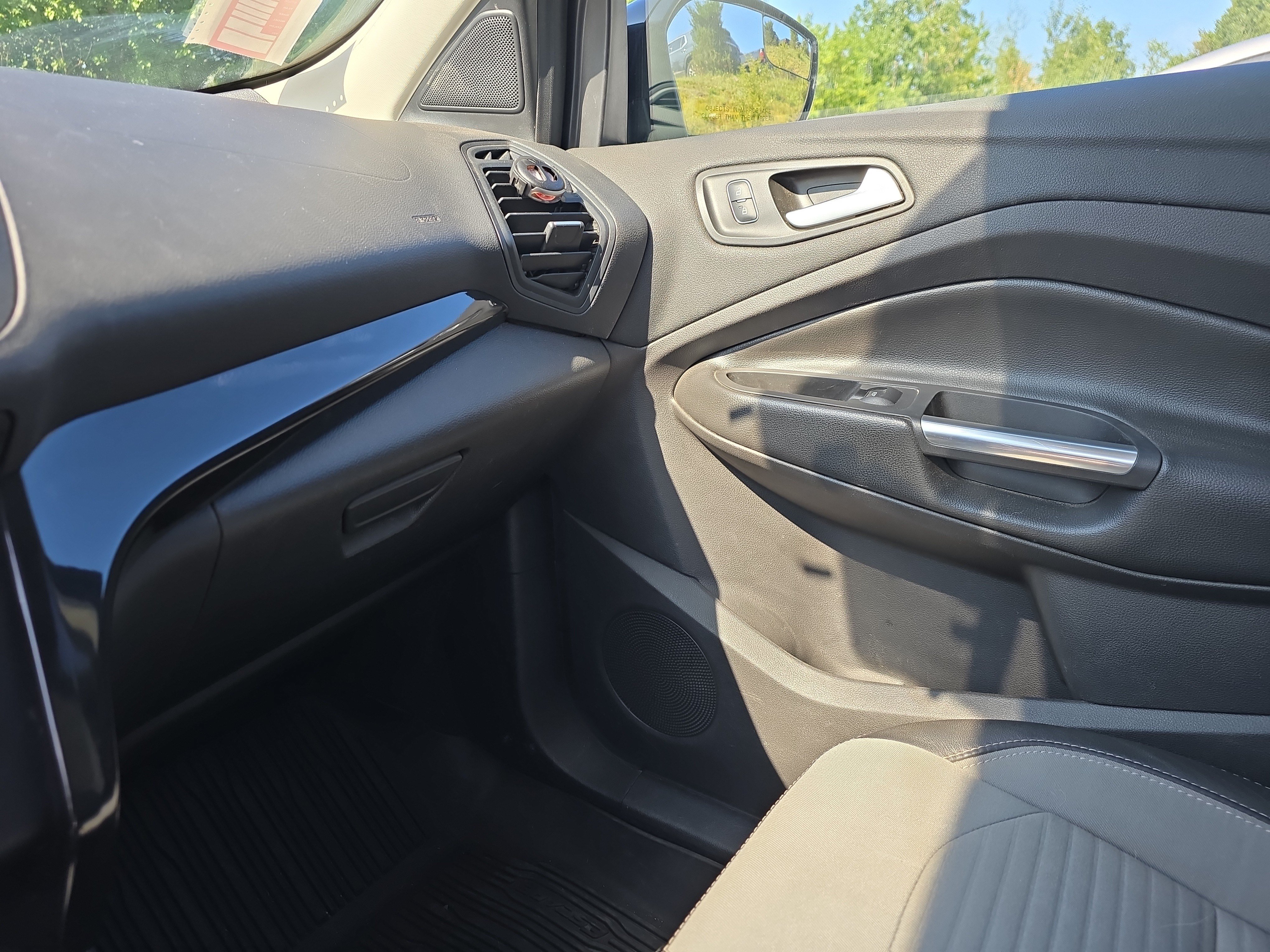 Used 2018 Ford Escape SE w/ SE Sport Appearance Package AWD/4WD image 33