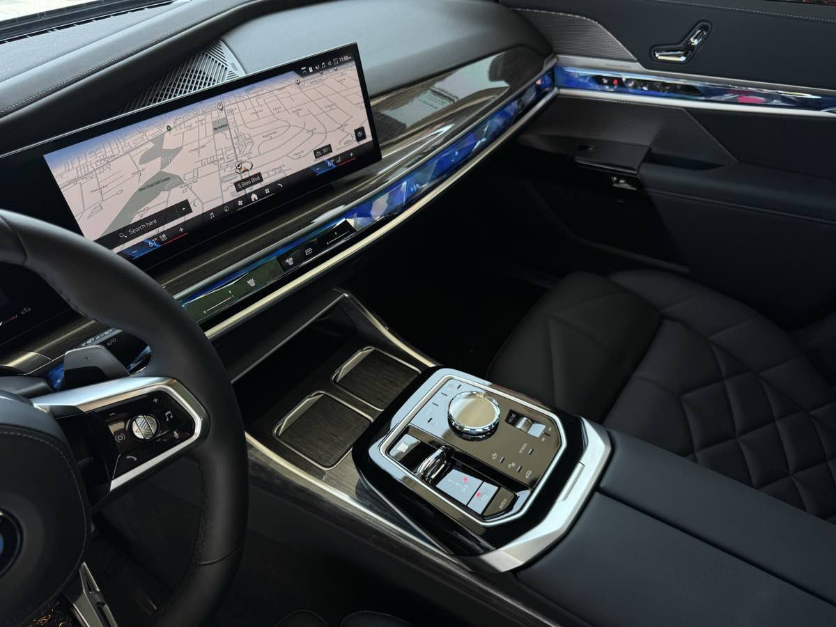 Used 2026 BMW 740i w/ Premium Package RWD image 15