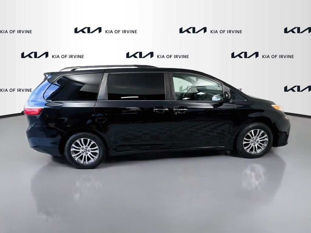 Used 2019 Toyota Sienna XLE FWD image 8